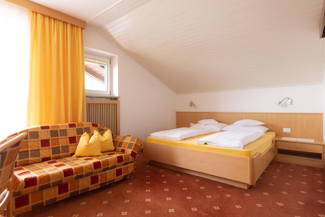 Garni Juval Hotel Tirolo Exterior photo